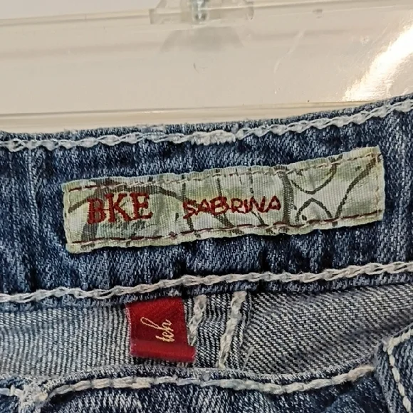 BKE Sabrina Distressed Bootcut Jeans 30x31.5 • Stretchy Holes + White Hem! - Picture 2 of 15